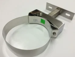Jeremias seinäkiinnike Ø115 mm eristetylle piipulle, säädettävä etäisyys 50-150mm, rst