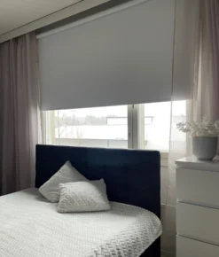 Pimentävä rullaverho Ihanin XL valkoinen pituus 250 cm eri leveyksiä