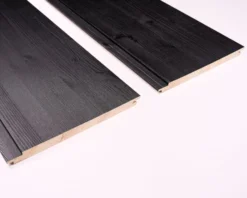 Sisustuspaneeli Siparila Aava 15x220x2050 mm mänty liimapuu lakattu kuultava musta Kaamos