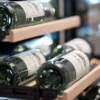 Viinikaapin hylly mQuvée Rail, ulosvedettävä, Velvet 125 -viinikaappiin