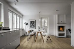 Vinyylilankku Kährs Luxury Tiles Nordic Classic Foloi, integroitu askeläänieriste