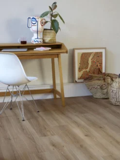 Vinyylimatto Tarkett Iconik T-Extra Powell Oak Bronze, leveys 4m